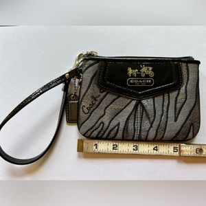 Coach wallet/clutch/wristlet. Brand new!!
